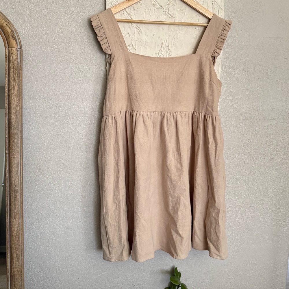 HP2✨ Nasty Gal Cream Sleeveless Babydoll Dress